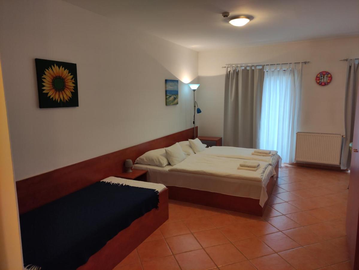 Szent Kristof Apartmanhotel Zalaegerszeg Exteriör bild