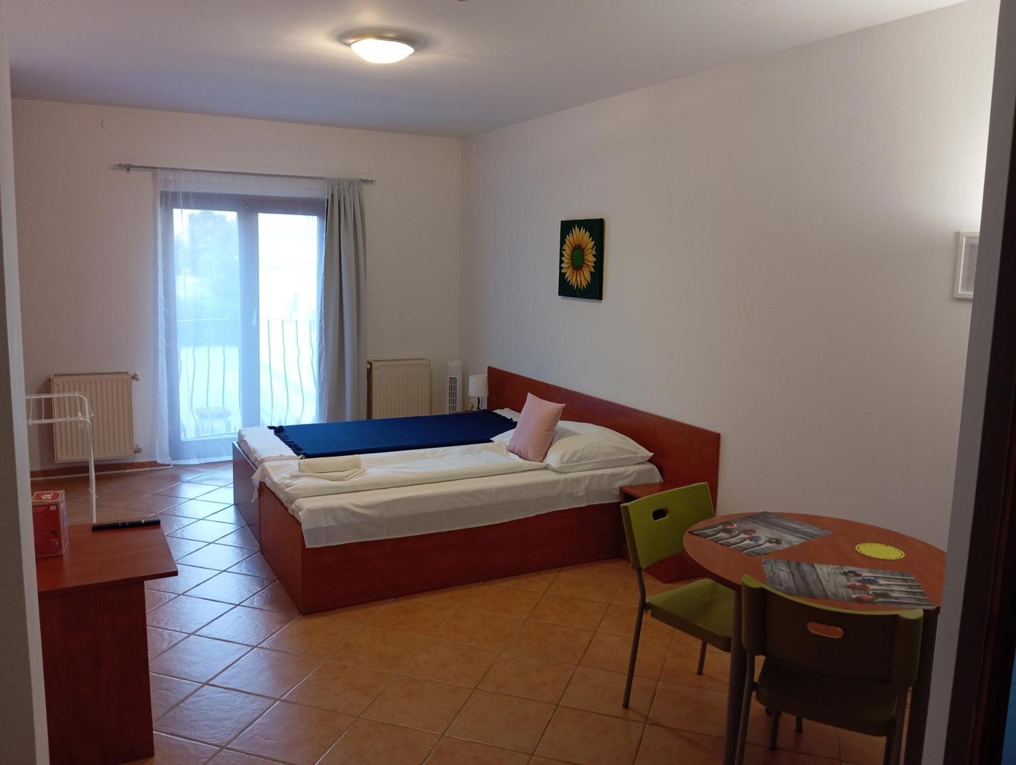 Szent Kristof Apartmanhotel Zalaegerszeg Exteriör bild
